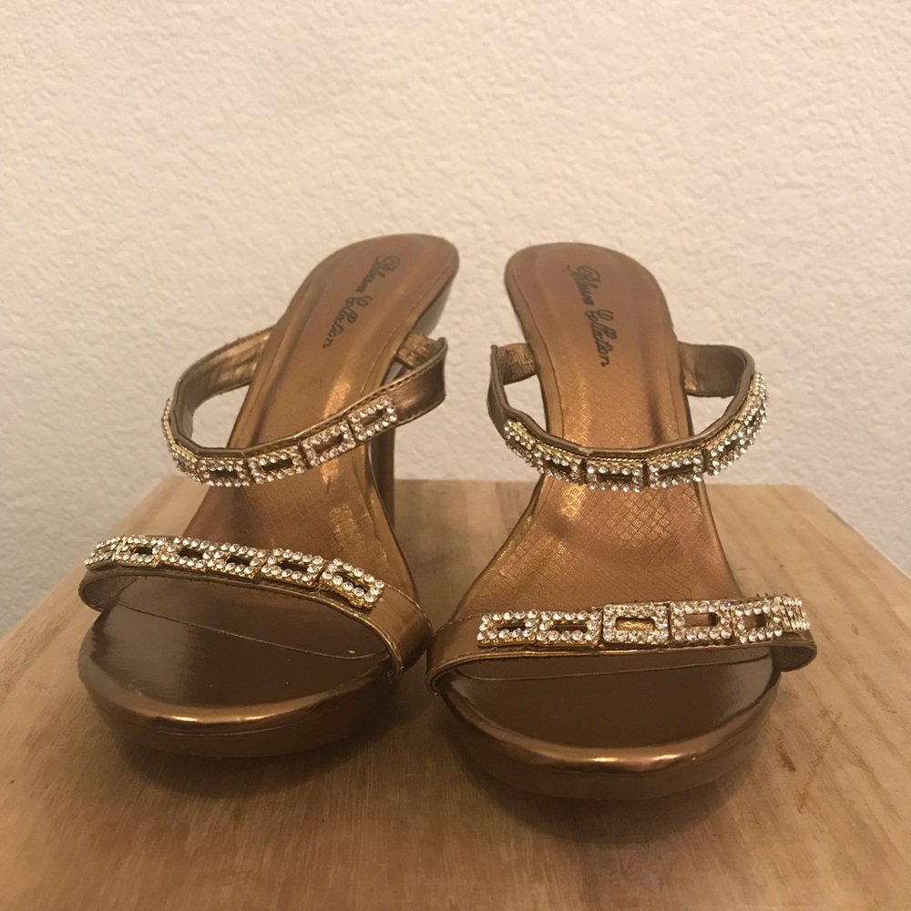 Blossom Collection bronze hue high heels size 7.5
